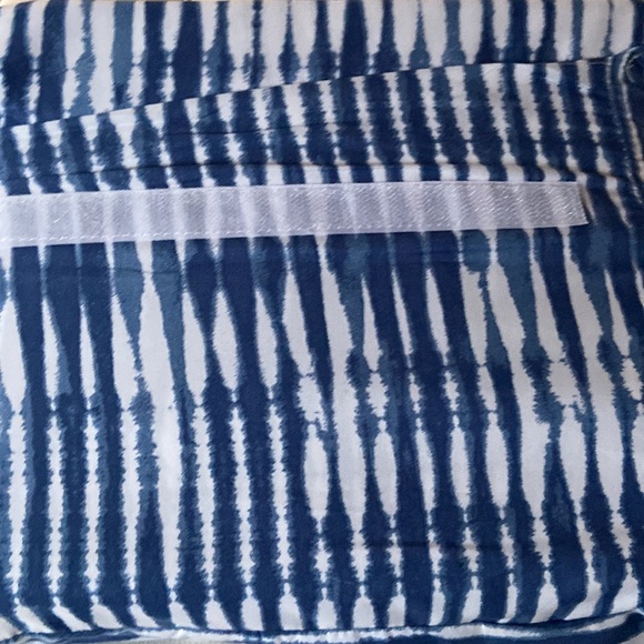 Twin size microfiber sheets fitted and flat set. design name, blue wave NEW - Picture 3 of 3